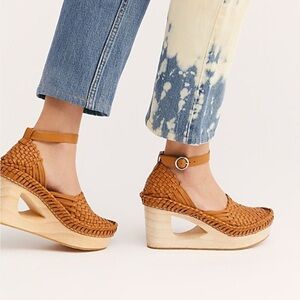 NEW Free People Teagan Artisan Leather Huarache Wooden Platform Clogs Size 7